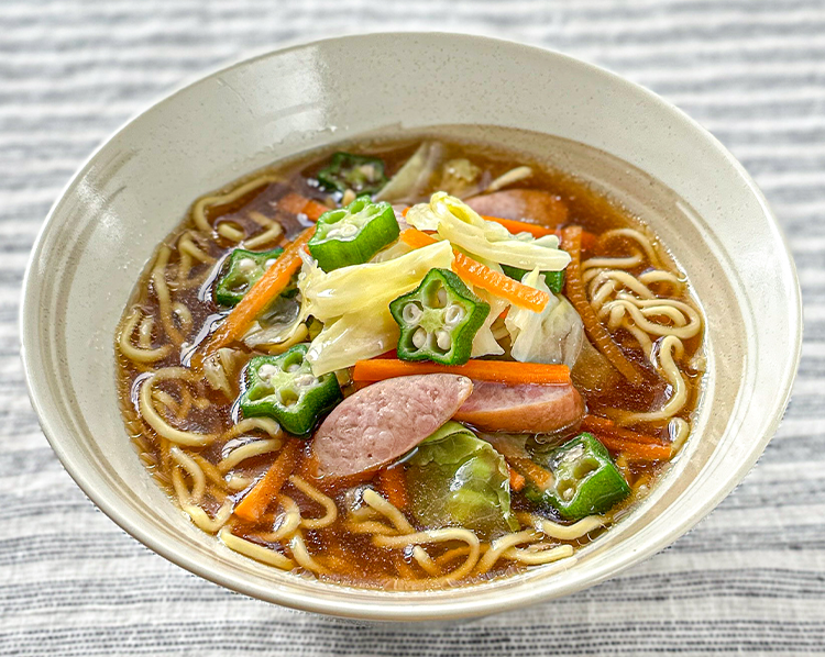 ウインナーと野菜の醤油ラーメン